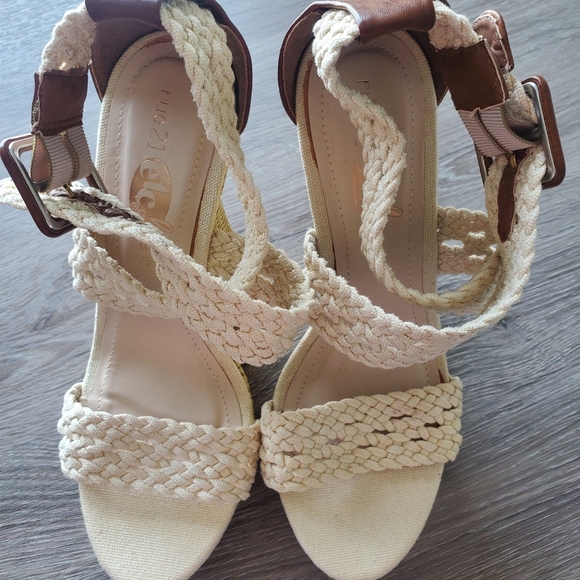 Beige Rue 21 etc Wedge Sandals Size M 7/8 - Picture 1 of 8
